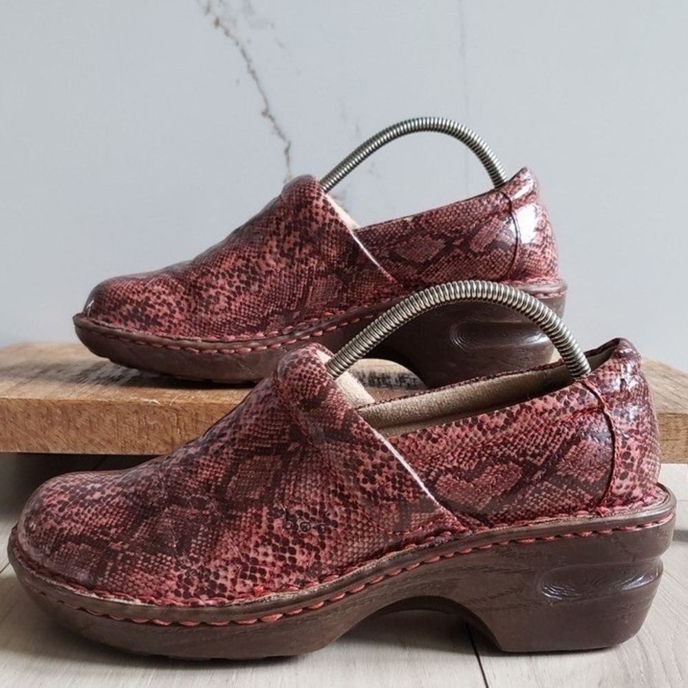 Born Concept Peggy Clog Womens 7 Pink Red Snakeskin Alligator Leather B.O.C